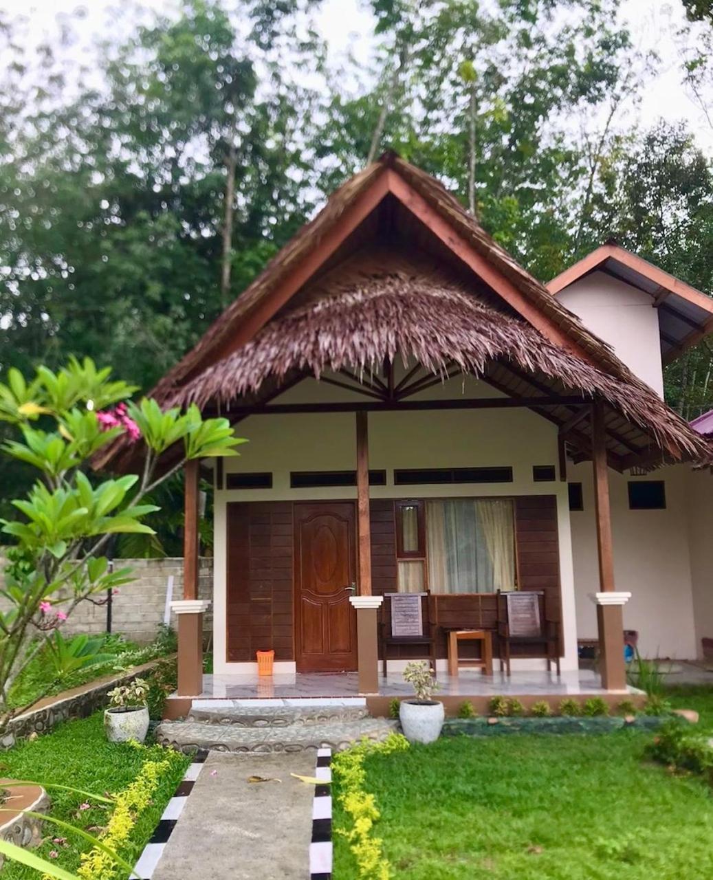 R5 Keramba Inn Bukit Lawang Exterior photo